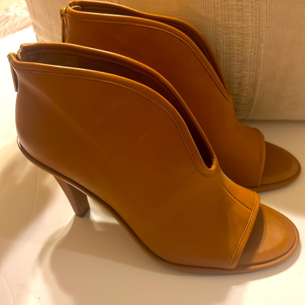 Vince Camuto Women's Fandree Stacked Heel Sandal Heeled